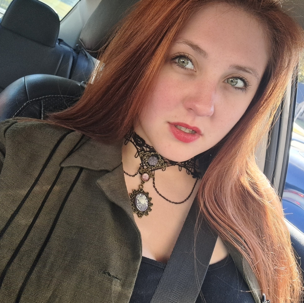 Meet your Posher, Mandy